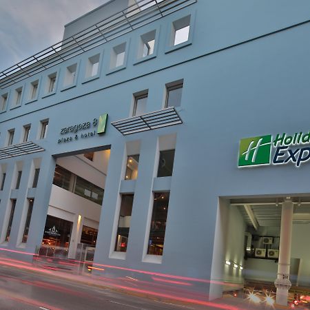 贾拉普快捷假日酒店 外观 照片